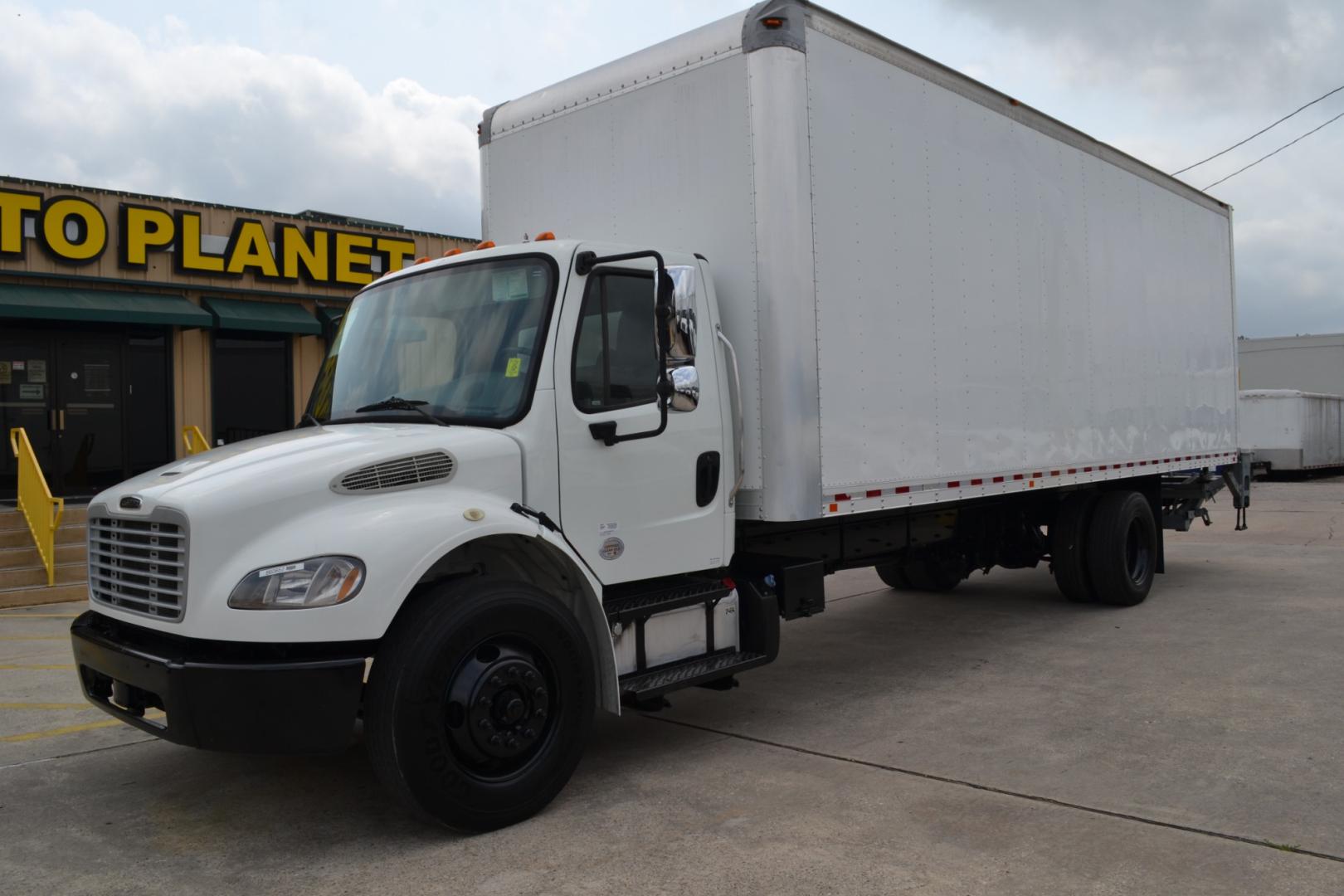 2019 WHITE /BLACK FREIGHTLINER M2-106 with an CUMMINS B6.7L 240HP engine, ALLISON 2500RDS AUTOMATIC transmission, located at 9172 North Fwy, Houston, TX, 77037, (713) 910-6868, 29.887470, -95.411903 - Photo#0